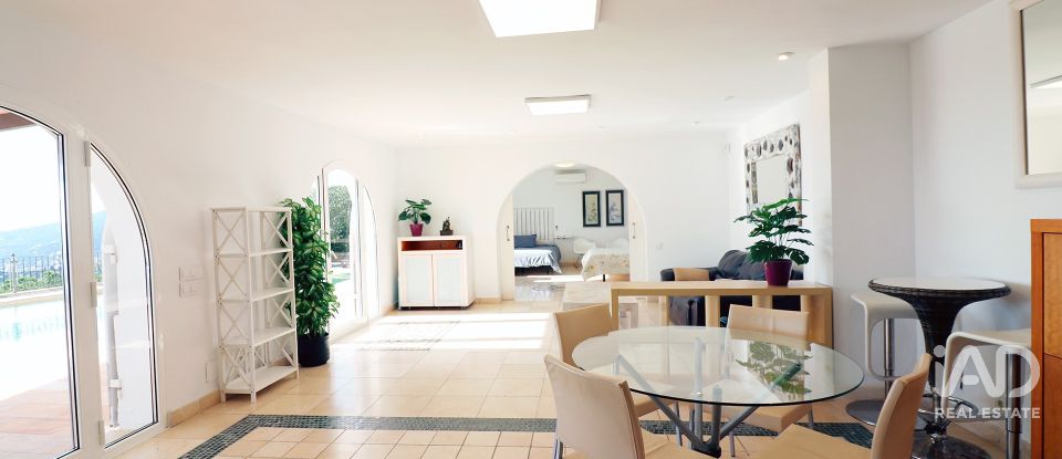 Casa 6 habitaciones de 292 m² en Cabrils (08348)