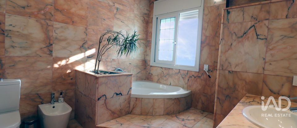 Casa 6 habitaciones de 292 m² en Cabrils (08348)