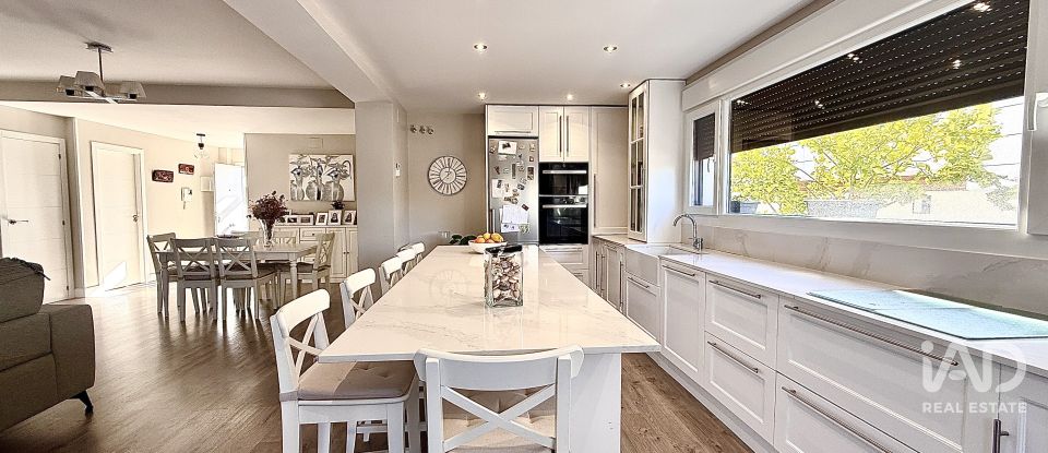 Casa 5 habitacions de 197 m² a Villalbilla (28810)