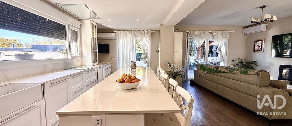 Casa 5 habitacions de 197 m² a Villalbilla (28810)