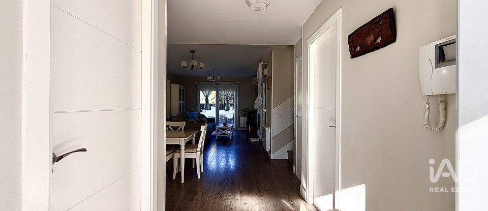 Casa 5 habitacions de 197 m² a Villalbilla (28810)