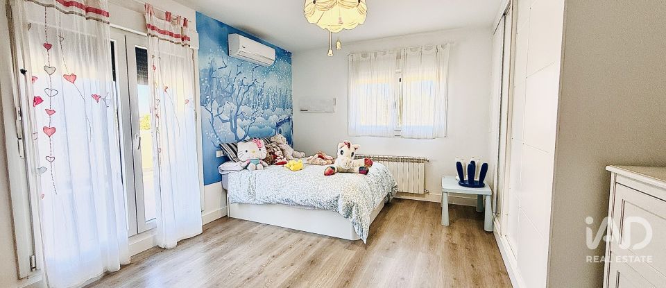 Casa 5 habitacions de 197 m² a Villalbilla (28810)