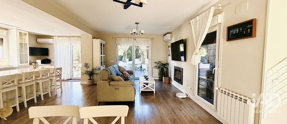 Casa 5 habitacions de 197 m² a Villalbilla (28810)