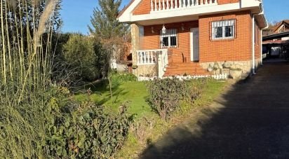 House 4 bedrooms of 226 m² in Villaquilambre (24193)