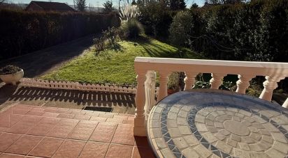 House 4 bedrooms of 226 m² in Villaquilambre (24193)