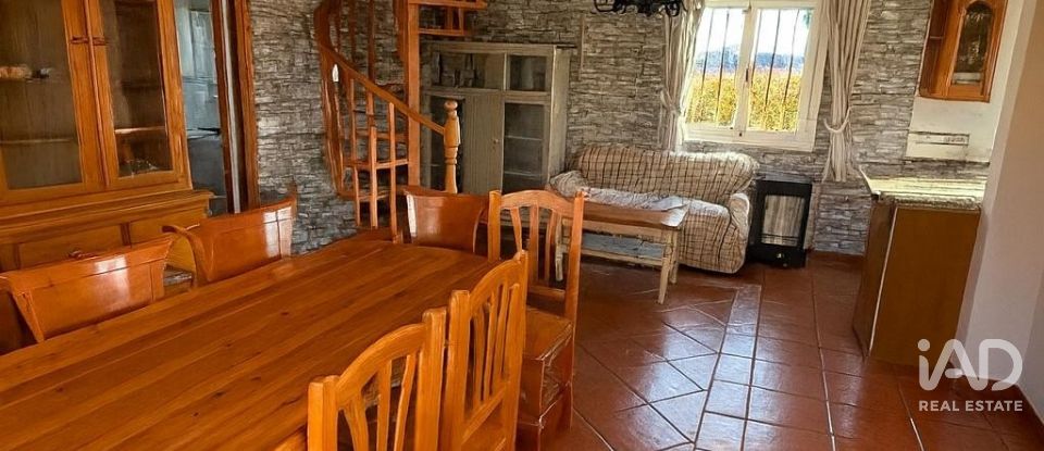 House 4 bedrooms of 226 m² in Villaquilambre (24193)