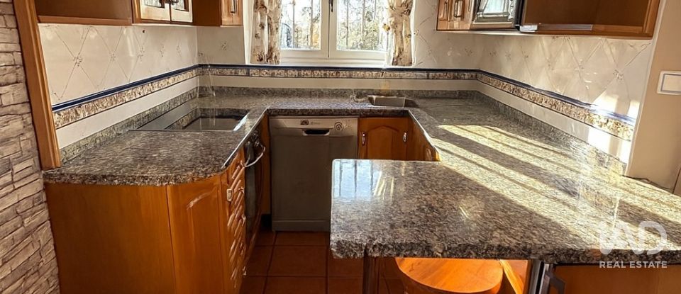 House 4 bedrooms of 226 m² in Villaquilambre (24193)