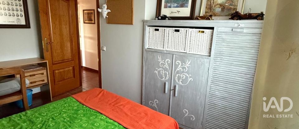 House 4 bedrooms of 226 m² in Villaquilambre (24193)