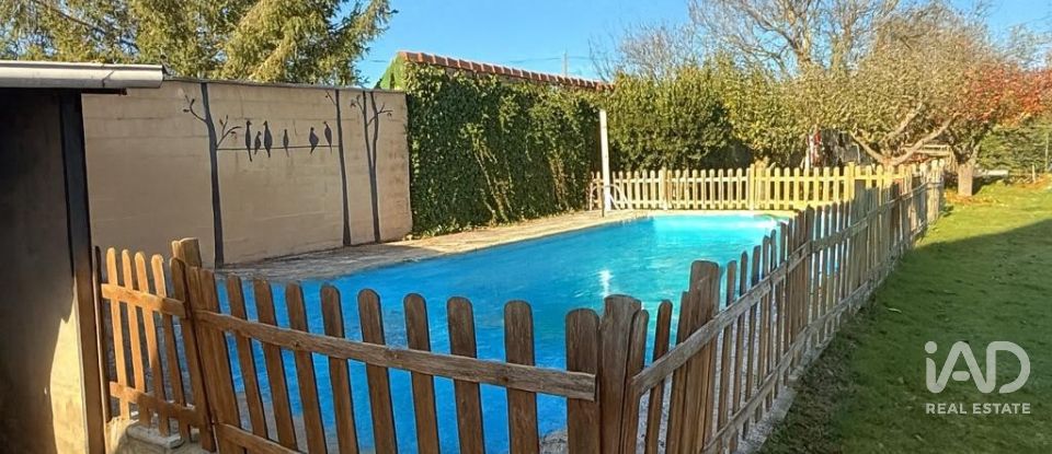 House 4 bedrooms of 226 m² in Villaquilambre (24193)