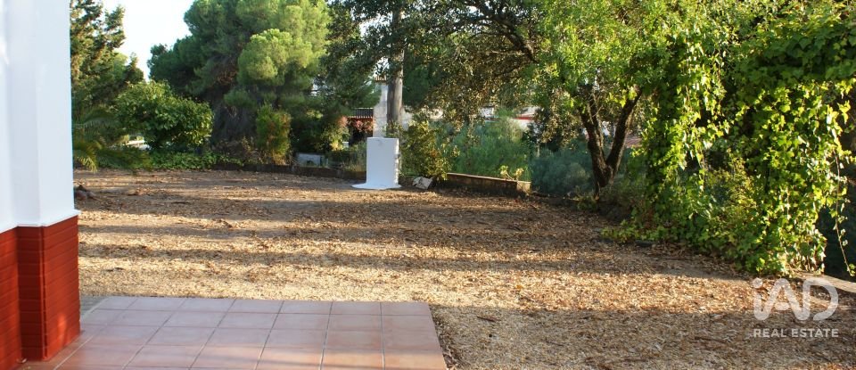 Country home 4 bedrooms of 123 m² in Valverde del Camino (21600)