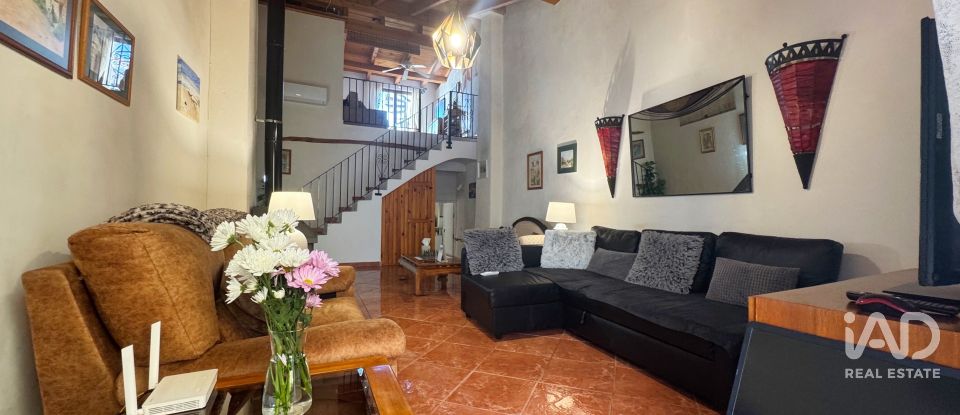 Casa de pueblo 3 habitaciones de 150 m² en Pego (03780)