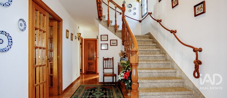 Casa de muntanya 5 habitacions de 344 m² a A Regueira (15614)