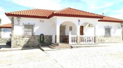 Cottage 4 bedrooms of 9,522 m² in La Carlota (14100)