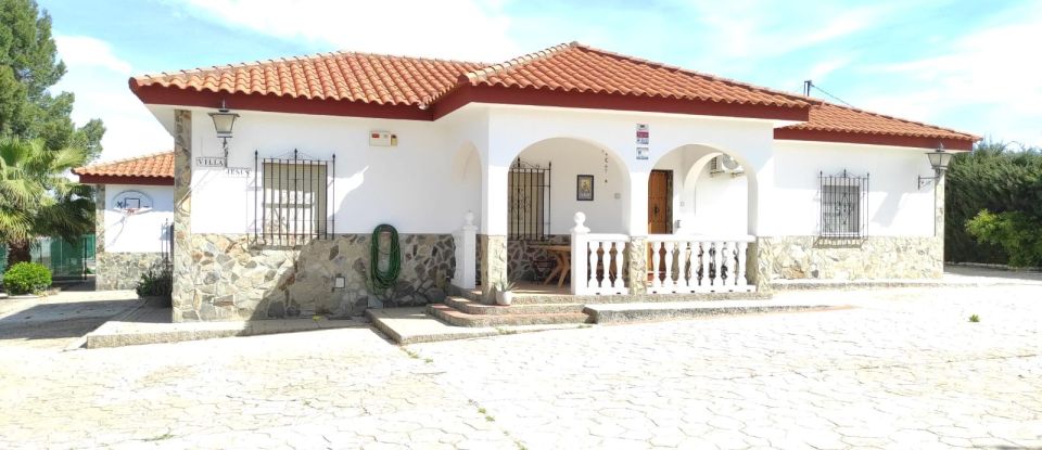 Cottage 4 bedrooms of 9,522 m² in La Carlota (14100)