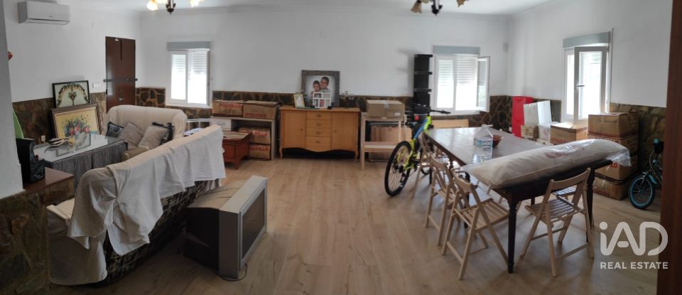 Cottage 4 bedrooms of 9,522 m² in La Carlota (14100)