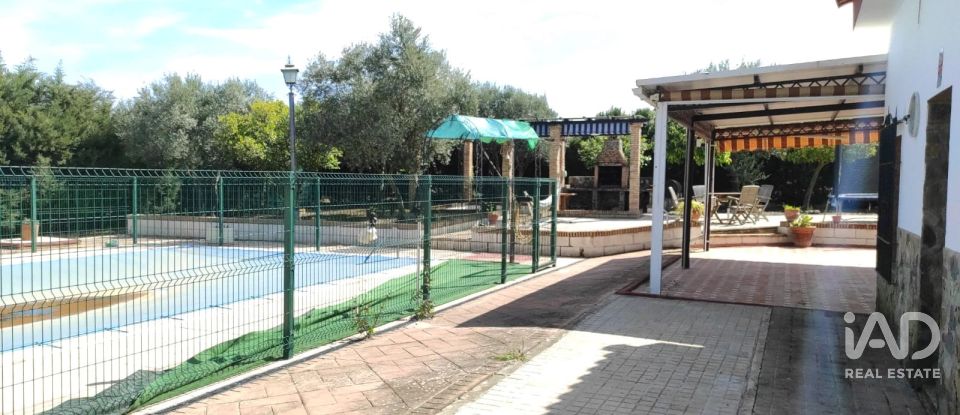 Cottage 4 bedrooms of 9,522 m² in La Carlota (14100)