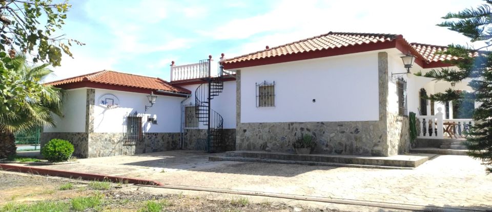 Cottage 4 bedrooms of 9,522 m² in La Carlota (14100)