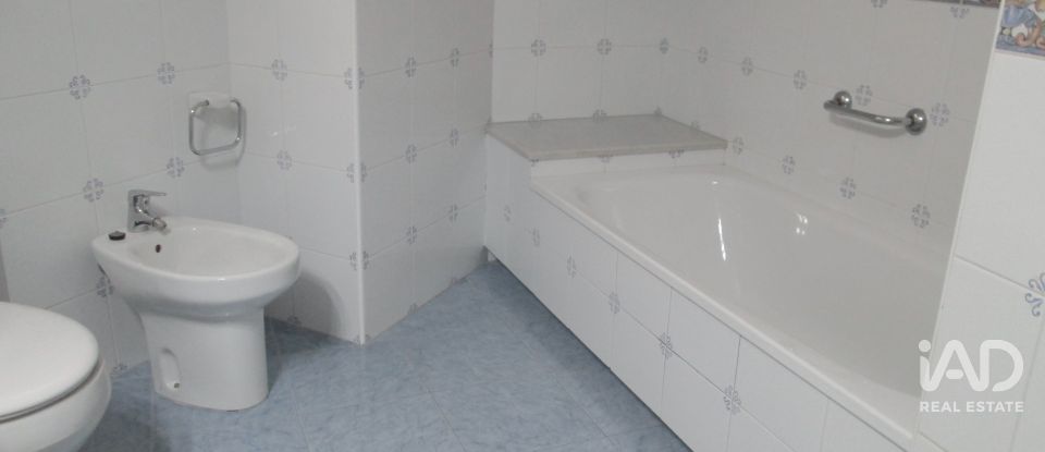 House/villa 6 bedrooms of 220 m² in Baena (14850)