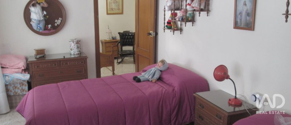 House/villa 6 bedrooms of 220 m² in Baena (14850)