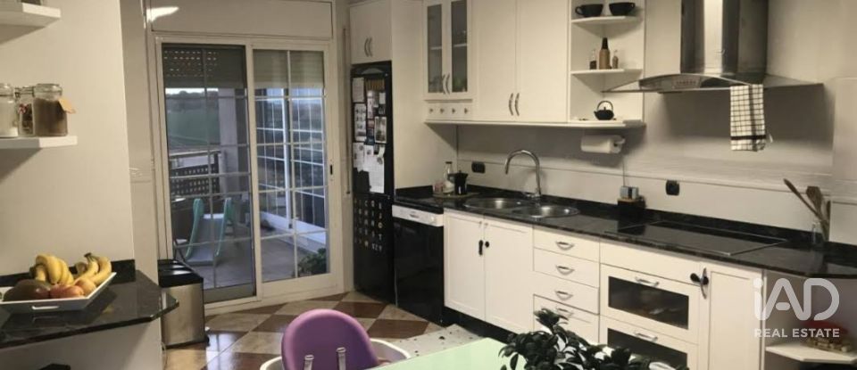 Dúplex 4 habitaciones de 275 m² en Camarles (43894)