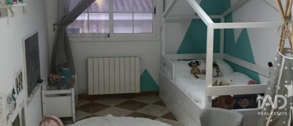 Dúplex 4 habitaciones de 275 m² en Camarles (43894)