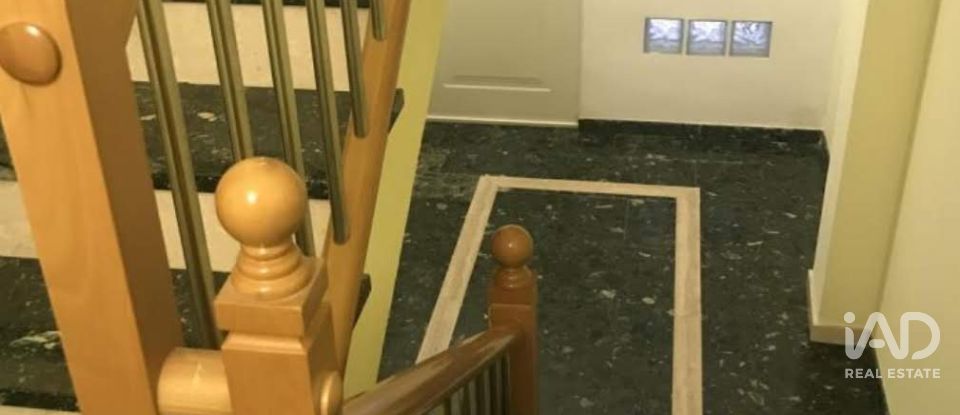 Dúplex 4 habitaciones de 275 m² en Camarles (43894)