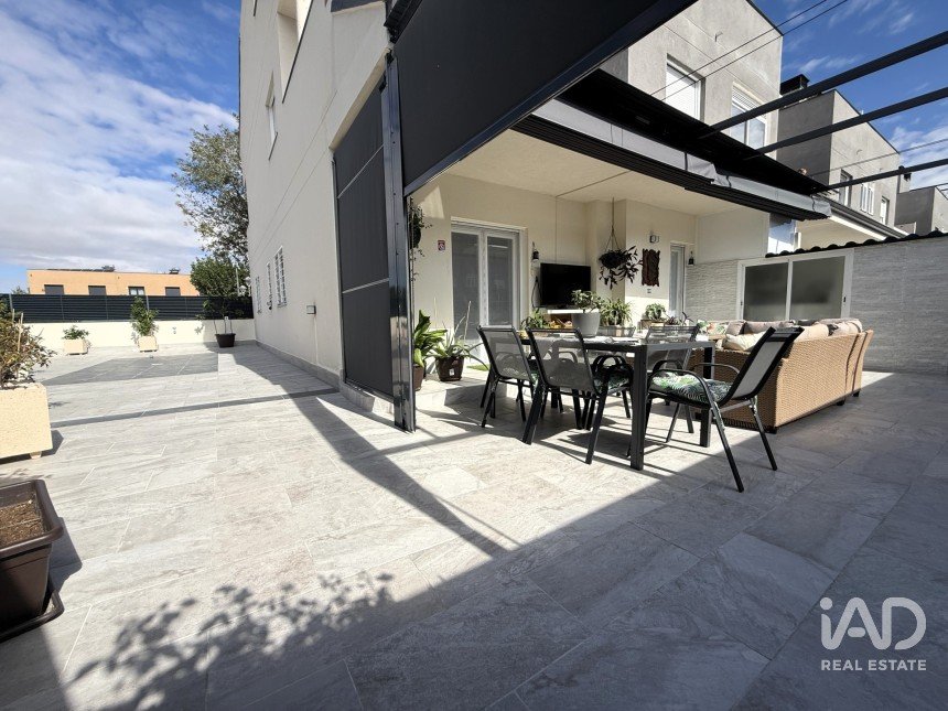 Pis 3 habitacions de 164 m² a Meco (28880)