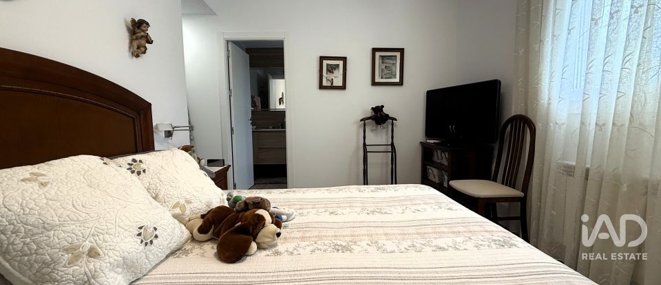 Pis 3 habitacions de 164 m² a Meco (28880)