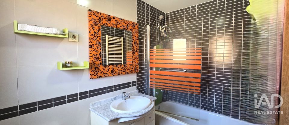 Casa 4 habitacions de 245 m² a Pioz (19162)