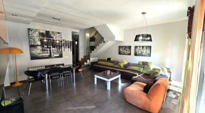 House 4 bedrooms of 245 m² in Pioz (19162)