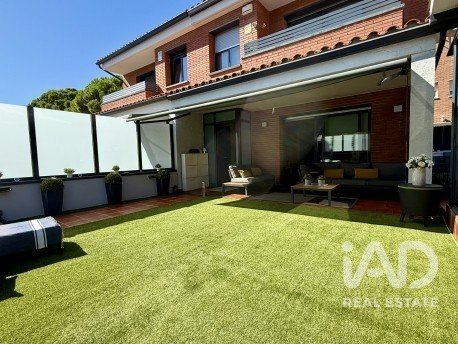 Casa 4 habitaciones de 176 m² en Sant Vicenç de Montalt (08394)