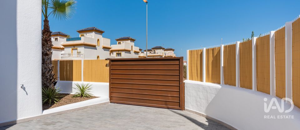 Vivienda unifamiliar  3 habitaciones de 86 m² en Los Alcázares (30710)