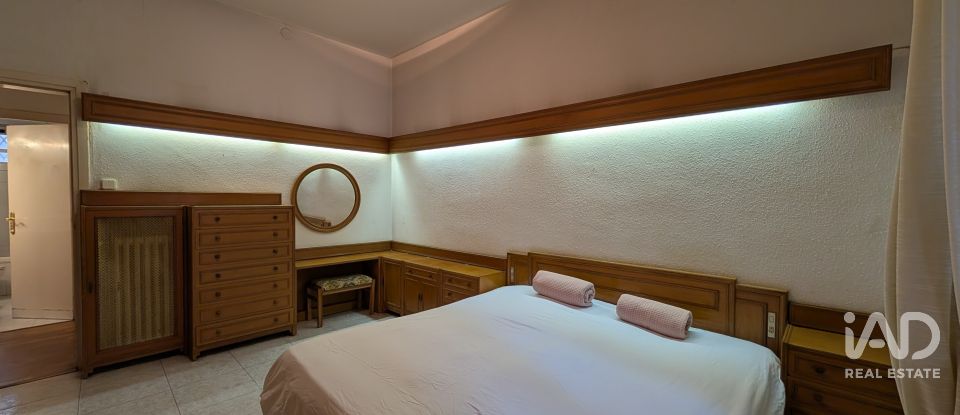 Pis 4 habitacions de 125 m² a Barcelona (08032)