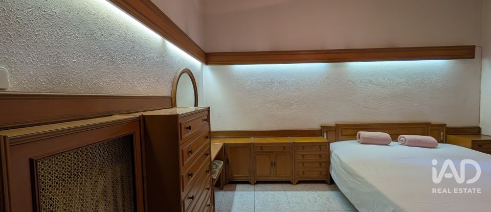 Pis 4 habitacions de 125 m² a Barcelona (08032)