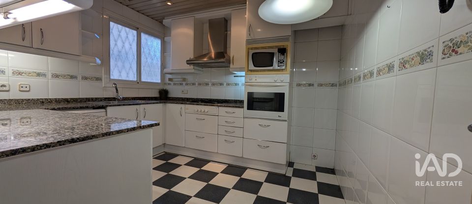 Pis 4 habitacions de 125 m² a Barcelona (08032)