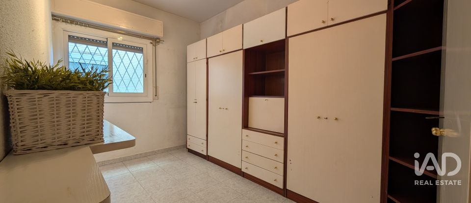 Pis 4 habitacions de 125 m² a Barcelona (08032)