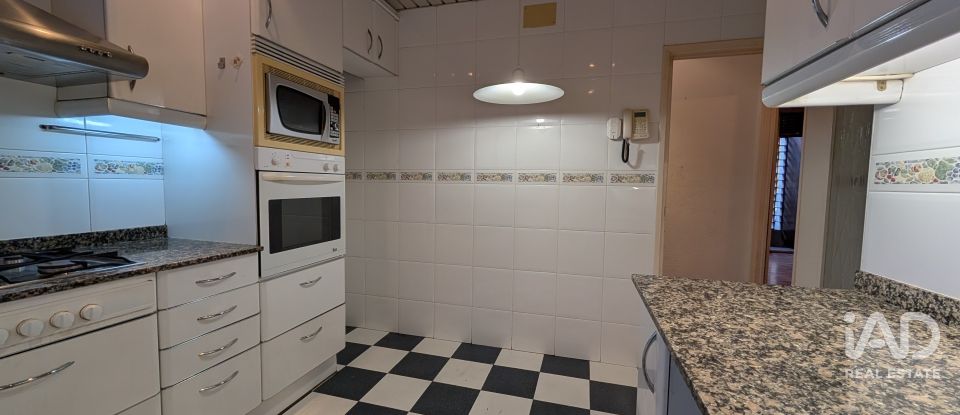 Pis 4 habitacions de 125 m² a Barcelona (08032)