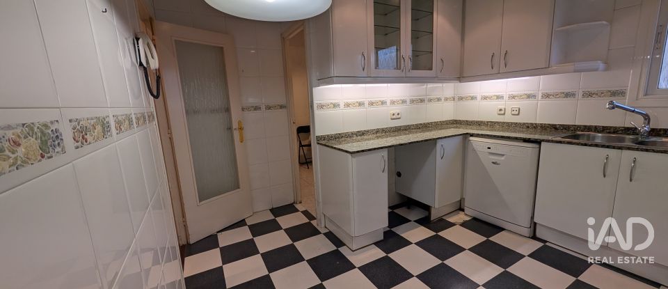 Pis 4 habitacions de 125 m² a Barcelona (08032)