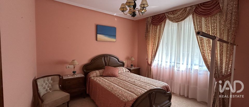 Maison 5 chambres de 204 m² à Soto de la Vega (24768)