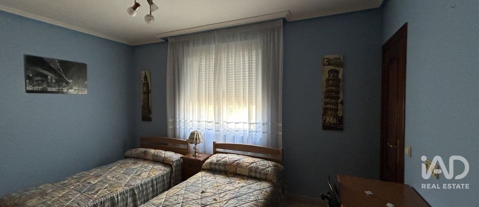 Maison 5 chambres de 204 m² à Soto de la Vega (24768)