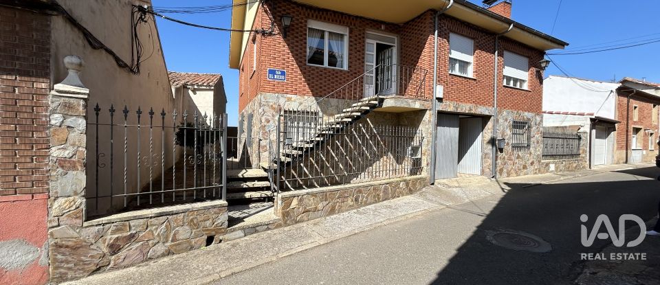 Maison 5 chambres de 204 m² à Soto de la Vega (24768)