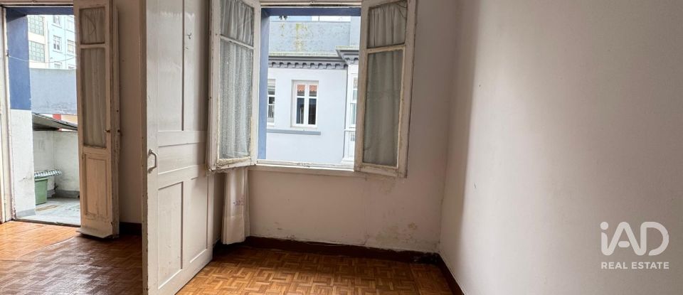 Apartment 3 bedrooms of 63 m² in A Coruña (15005)