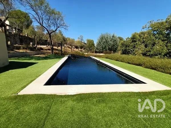 Gîte 10 chambres de 475 m² à Los Navalucillos (45130)