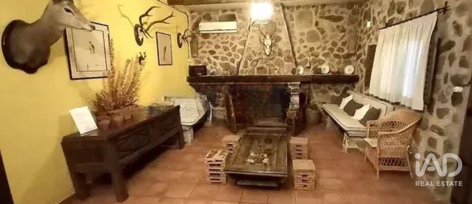 Gîte 10 chambres de 475 m² à Los Navalucillos (45130)