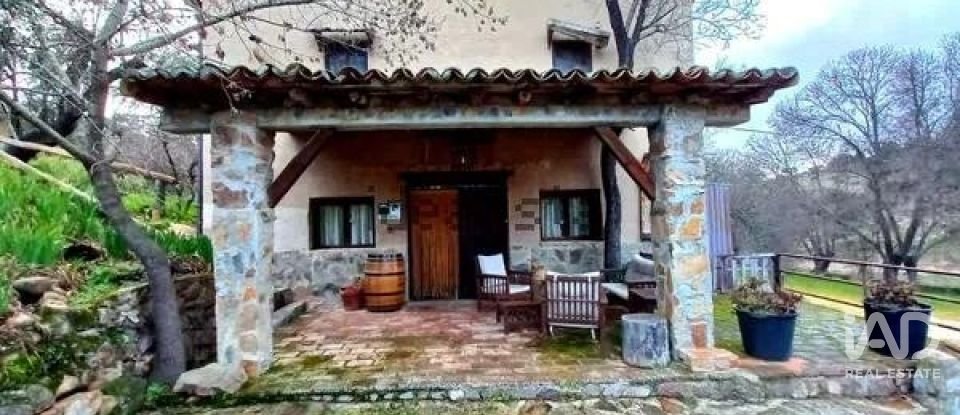 Gîte 10 chambres de 475 m² à Los Navalucillos (45130)