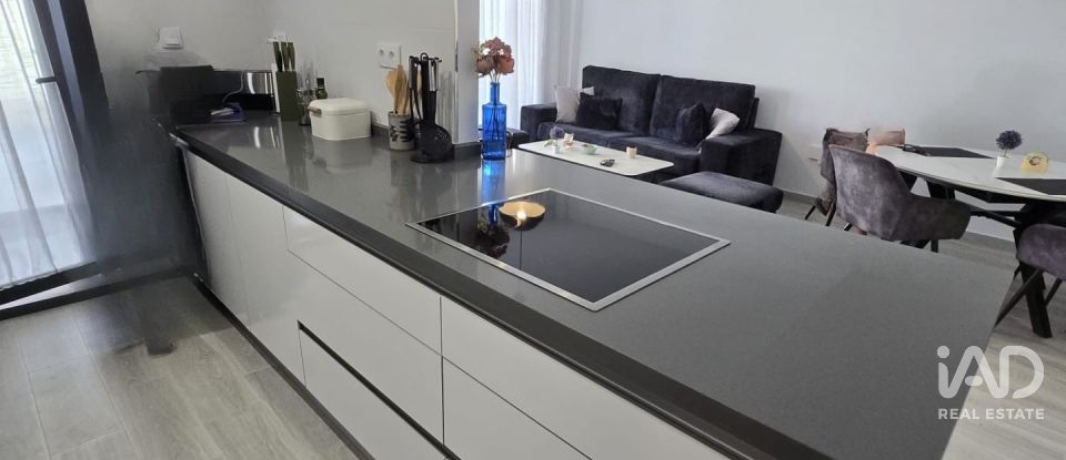 Piso 2 habitaciones de 94 m² en Nucleo Orihuela-Costa (03189)