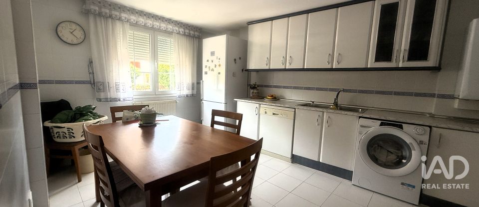 Casa 6 habitaciones de 201 m² en Alcalá de Henares (28806)