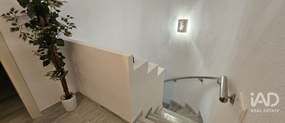 Piso 2 habitaciones de 110 m² en Urbanización Roquetas de Mar (04740)