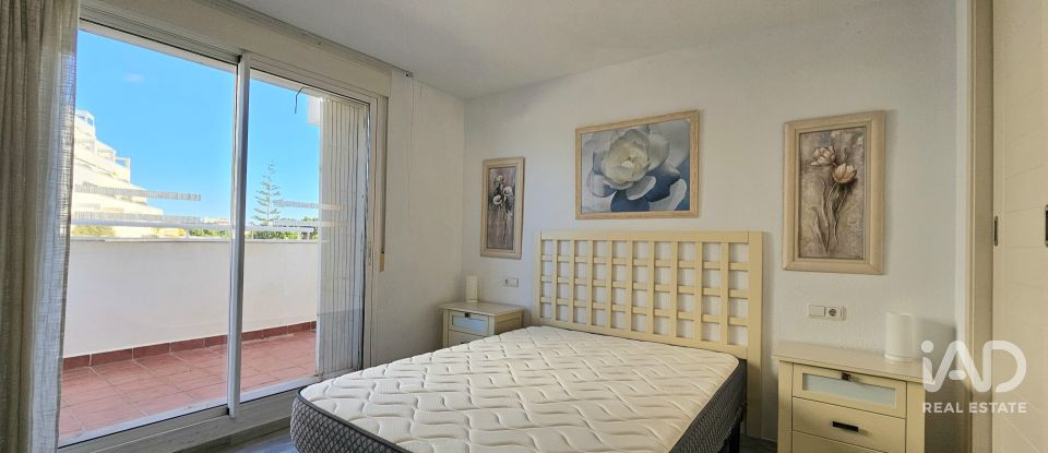 Piso 2 habitaciones de 110 m² en Urbanización Roquetas de Mar (04740)