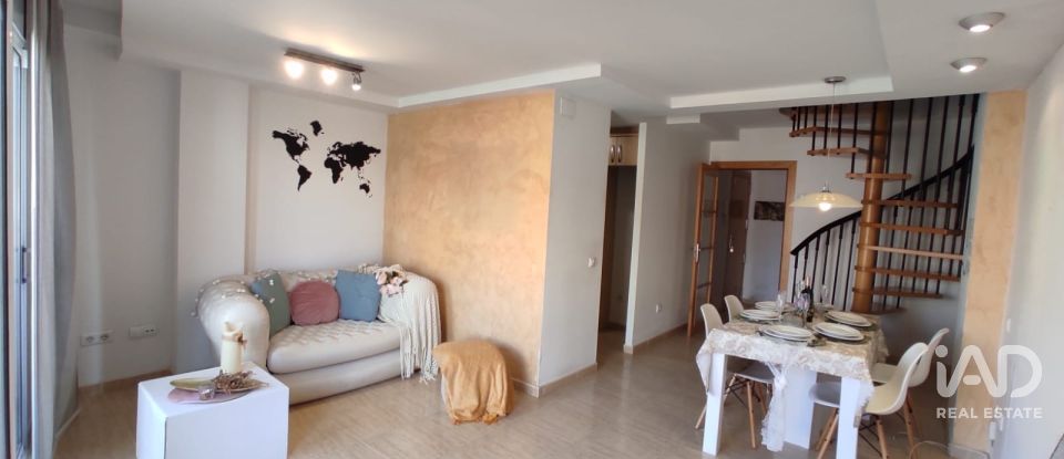 Dúplex 2 habitacions de 111 m² a Terrassa (08227)